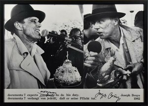 ヨーゼフ・ボイス　ポスター額「documenta 7」　オフセット　1982　サイン　42×59.4　F:45×62.5　Joseph Beuys