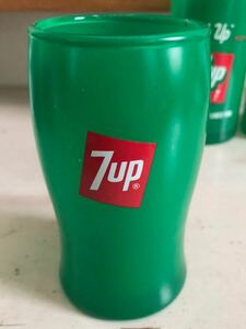 レトロ　7up タンブラー③　セブンアップ　グリーン色のコップ　ポップ