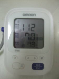 血圧計【オムロン / 上腕式血圧計 スタンダード19シリーズ HCR-7202】中古