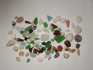貝殻　シーグラス　ビーチグラス　４００ｇ　　沖縄　２５２６