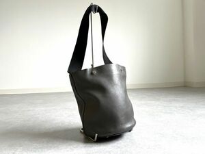 ２０万◆MARNI◆高級本革レザーのショルダーバケツバッグ　ハンドバッグ　マルニ　オリジナルバッグ　ハイブランド　