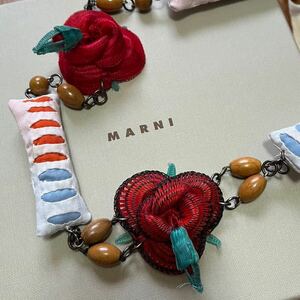 MARNI マルニ　ネックレス　ホースヘア　高級素材　　　　　　クッション　ビーズ　コレクターズアイテム　ロングネックレス　定価6万