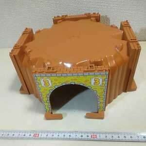 プラレール きかんしゃトーマス あっちこっちトンネル パーツ 情景部品 未チェック 詳細不明 ジャンク扱い TOMY 