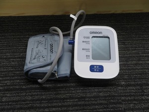 K☆OMRON　自動電子血圧計　オムロン　上腕式血圧計　HEM-7120　動作OK