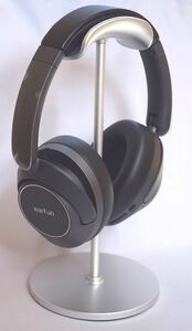 イヤーファン ヘッドフォン EarFun Wave pro/Bluetooth + 専用スタンド 付属(新品)