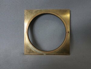 真鍮　残材　断材　端材　真鍮板　7㎜厚　100×100　丸穴直径約86Φ　K-1139