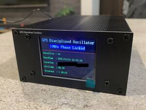 【送料込】新型 GPSDO 4出力 メーカー製モジュール使用 カラーLCD表示 (OCXO GPS同期発振器 標準クロック/基準発振器)