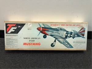 NORTH AMERICAN P-51D MUSTANG マスタング　ウッドクラフト 翼幅37インチ ビンテージ バルサ材 木製プラモデル USA アメリカ