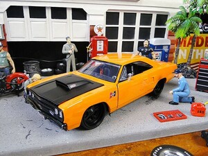 Jada　1970年プリムス　ロードランナー　ダイキャストミニカー　1/24スケール　（オレンジ）　■　アメリカン雑貨　アメリカ雑貨