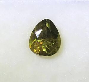 カラーチェンジスフェーン 0.61ct