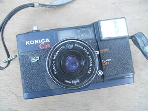 M8940 KONICA C35 ビンテージ フィルムカメラ 現状 コレクターより ゆうパック60サイズ(0409) 