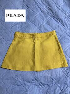 プラダ　黄色絹２７％レーヨン７３％ミニスカート　４２　ｂ５０