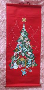 中古品サイズ約29×68ｃｍ程の大きさの掛け軸クリスマス柄とお正月の柄ニューイヤー柄和洋折衷なデザイン昭和レトロ