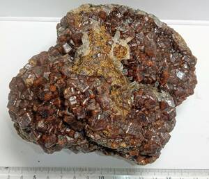 国産鉱物　富山県水晶岳　巨大　ザクロ石　水晶・灰鉄石榴石