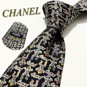 激レア★チェーン付 【極美品】CHANEL シャネル ネクタイ 総柄 イタリア製 ワンポイントロゴ スーツ ハイブランド ブランドロゴ メンズ