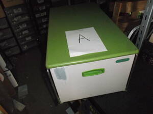 押し入れ整理ボックス　ブリキ　鉄板　ヨドコウ　昭和レトロ　家具　引き　古い　収納箱　Ａ　グリーン　緑　白　インテリア　送料着払い