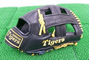 熱烈サポーター必見！阪神タイガース 野球グローブ HANSHIN Tigers ベースボール スポーツ 野球の魅力 オレンジ黒ブラック