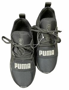 670 新品未使用タグ付き　PUMA スニーカー　ワイヤードランニングシューズ　黒　22㎝ ジュニア　レディース　軽量