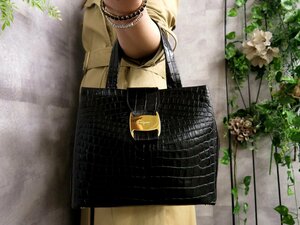 ●超美品●Salvatore Ferragamo フェラガモ●ヴァラ●ロゴ型押し●クロコダイル 型押し レザー●ハンド バッグ●黒●G金具●Js45179