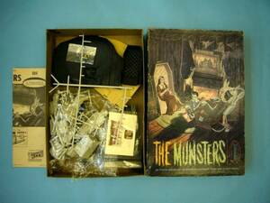 画像確認★古い*THE MUNSTERS*オーロラ★難*欠品有り