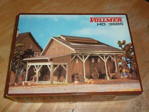 HOゲージ　フォルマー VOLLMER HO 3685 Coach house コーチハウス（ 馬車・車および他の乗り物を収容する小さい建物）小屋　農家　民家