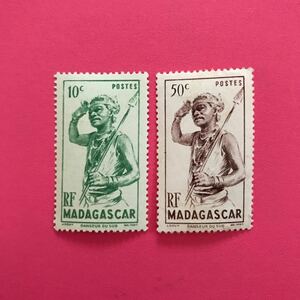 外国未使用切手★マダガスカル 1946年 南部ダンサー 2種