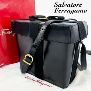 美品・希少モデル Salvatore Ferragamo サルヴァトーレフェラガモ ショルダーバッグ バニティヴァラ リボン ブラック レザー 保存袋 箱付