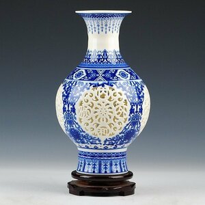 LYW695★置物 景徳鎮 透かし彫り 中国伝統柄 陶磁器製 (青花)