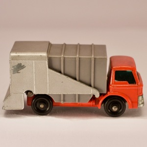 イギリス マッチボックス（matchbox） No.7 Refuse Truck 1/95