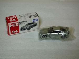 トミカ　／ NISSAN GT-R ／ 日産 GT-R ／ 箱付