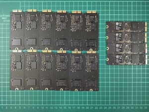 SAMSUNG Apple SSD MZ-KNZ0323 32GB　16枚セット売り