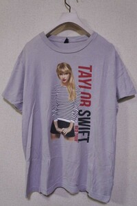 TAILOR SWIFT THE RED TOUR 2013 tultex Tee size M テイラースウィフト ツアー Tシャツ グレー系