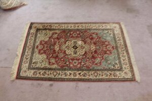 ペルシャ　絨毯 C 　 153cm×101cm ラグ カーペット 敷物
