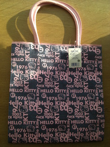 ★ハローキティ　ショッピングバッグ　サンリオ　新品タグ付き　ピンク