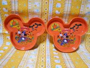♪ディズニー美品東京ディズニーランドハロウィン2009陶器製ミッキーマウス型プレート２枚セットミッキーマウス＆チップ＆デール