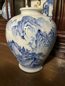 中国古美術品　清時代　青花山水楼閣風景文瓶 染付　37cm