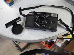 カメラ、コニカ、C35MFD,レトロなカメラ