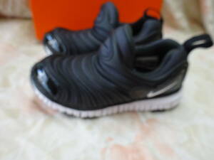 ★新品 NIKE DYNAMO FREE TD 13 cm X4