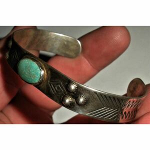 超希少!VTG NAVAJO 1940’s TURQUOISE SILVER BRACELET GREAT STAMPWORK USA HOPIビンテージナバホターコイズシルバースタンプバングル