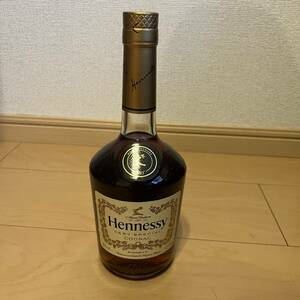 正規品 ヘネシーV.S 40度 700ｍｌ 瓶 1本 ブランデ− ＭＨＤ モエ ヘネシーディアジオ株式会社　Hennessy COGNAC コニャック 