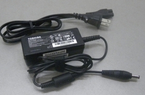 東芝純正19V2.37A←PA-1300-03/PA3822U-1ACA PA5096U-1ACA PAACA035 PAACA037 PAACA039などと互換可能DCサイズ5.5mm要確認 MX/33Kなど適合