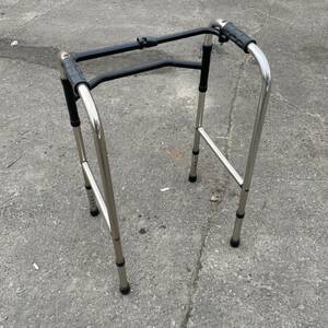 【USED】フレームウォーカー 折りたたみ 歩行器 歩行車 歩行補助 介護用品 