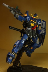 機動戦士Zガンダム HGUC 1/144 RX-178 ガンダム Mk-Ⅱ(ティターンズ仕様) 塗装済完成品 