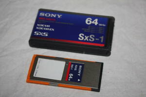 送料無料！　SONY　SBS-64G1A　美品　64GB　SxS PROメモリーカード ケース付き ①（検索：PXW-、PMW-、HDR-、HXR-、HVR-、XDCAM）