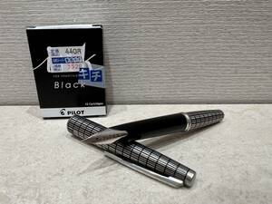 M3900 1円～ 【筆記確認済み】 PILOT パイロット 万年筆 Elite 格子柄 シルバーカラー ペン先 18K-750 F H577 インクカートリッジ付き