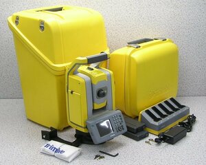 ■Trimble S5 トリンブル 電磁式ギアレス駆動システム搭載 高精度・高性能サーボトータルステーション 専用ケース・充電器付き 美品です！