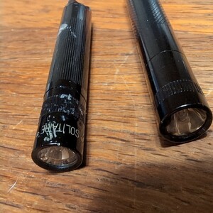 MAGLITE マグライトミニ 2個セット 点灯せず 傷あり ケース閉 ジャンク 懐中電灯 キャンプ フライフィッシング 朝マズメ イブニングライズ