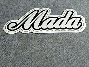新品未使用正規品本物MADA限定ロゴステッカー　ホワイト/ブラック/ホワイト 横約15.8cm、縦約7.4cm