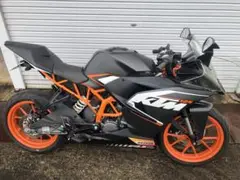 KTM RC125 ABS 低走行　チェーン&バッテリー新品