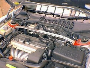 【KAWAI WORKS/カワイ製作所】フロント ストラットバー オーヴァルシャフトタイプ OS-Type ボルボ VOLVO 850 850共通 [IM8500-FTO-00]